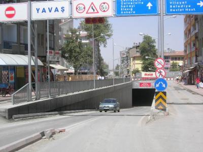 alt geçit